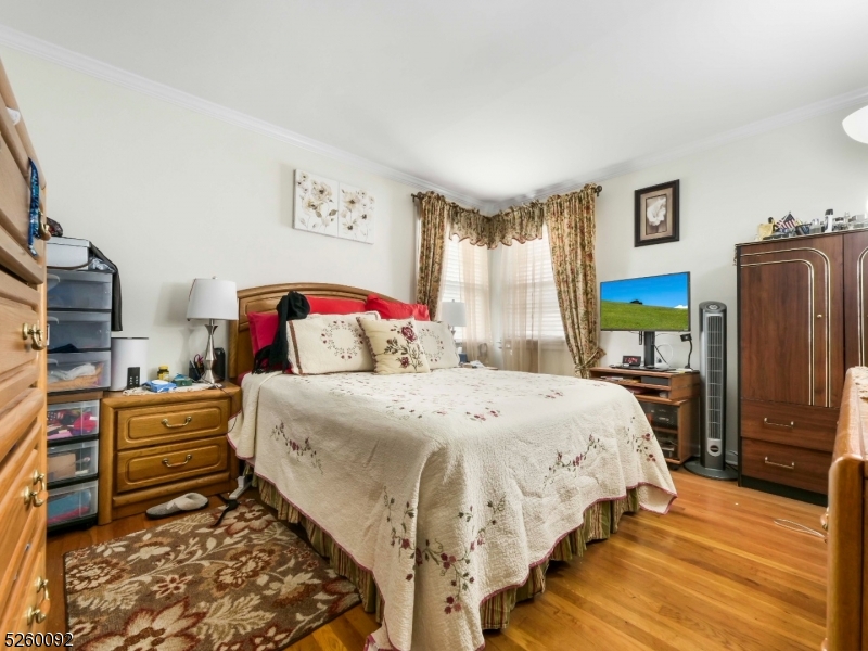 135 Hawthorne Ave