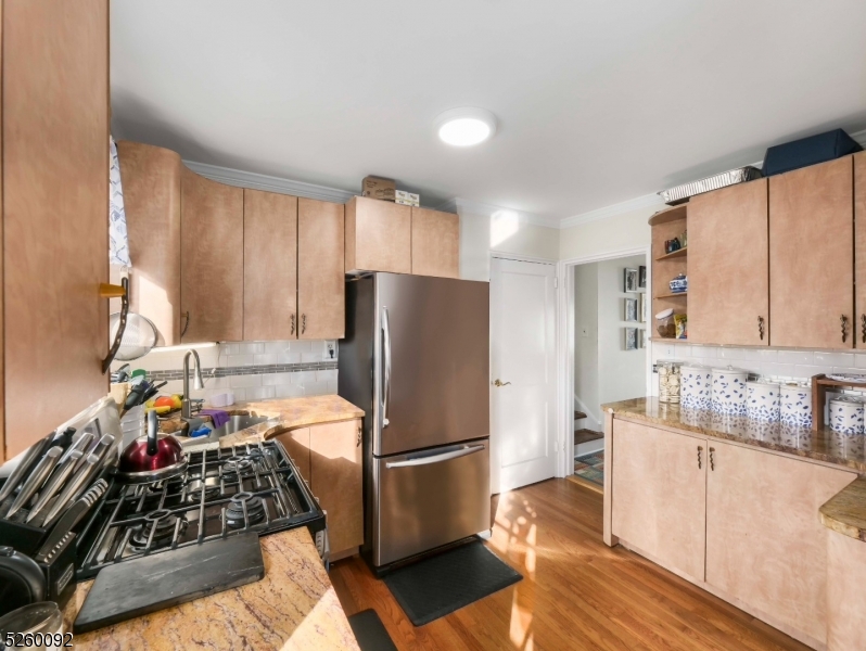 135 Hawthorne Ave