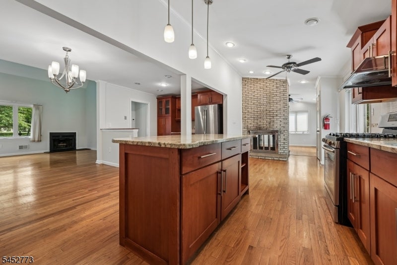 4 Arbor Ct