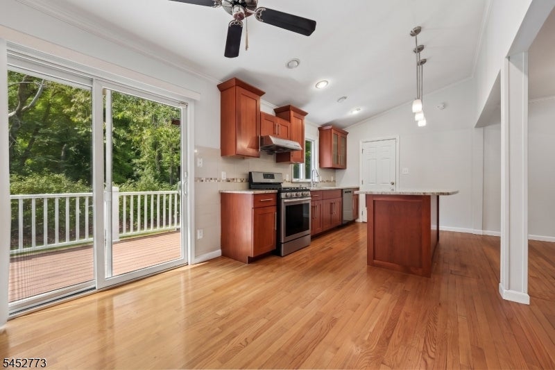 4 Arbor Ct