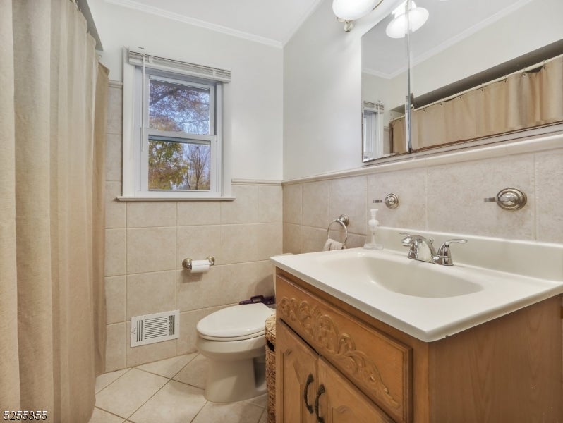 69 Intervale Rd