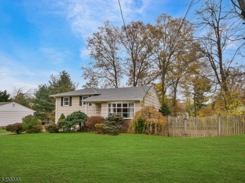 69 Intervale Rd