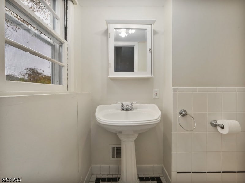 69 Intervale Rd