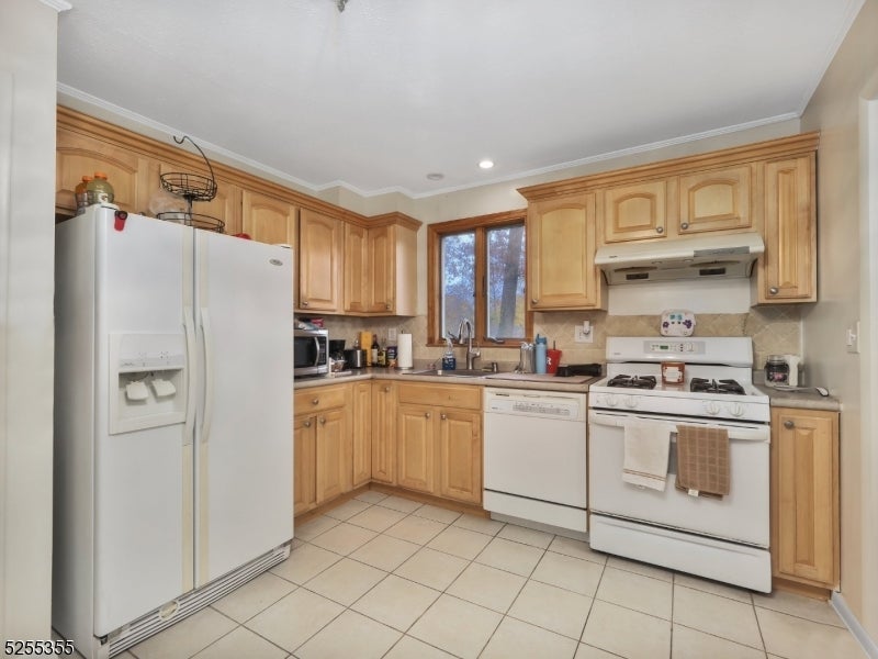 69 Intervale Rd