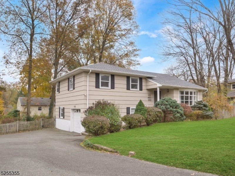 69 Intervale Rd