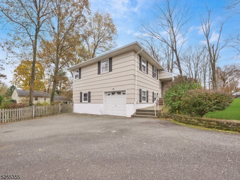 69 Intervale Rd