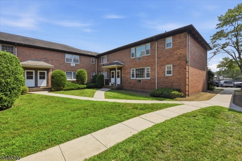 52 Lakeside Dr A