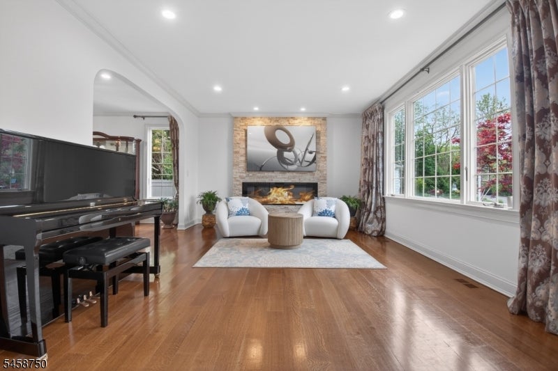 25 Wellington Ave