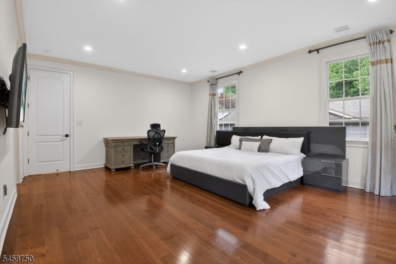 25 Wellington Ave