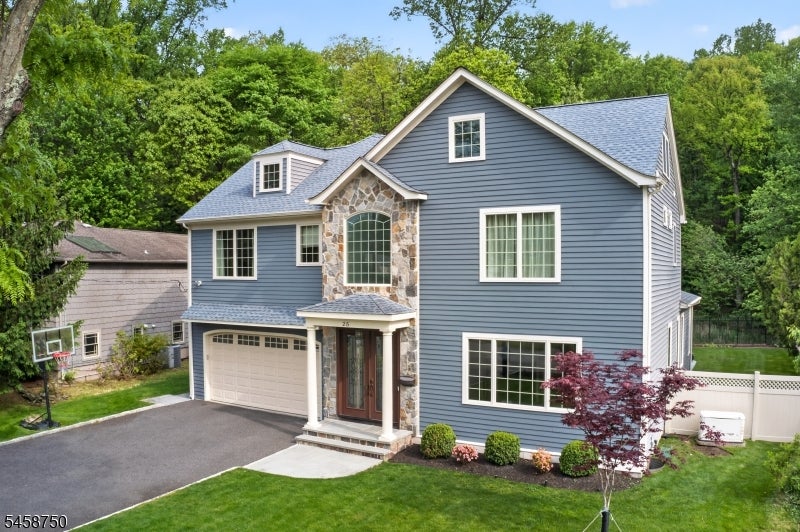25 Wellington Ave