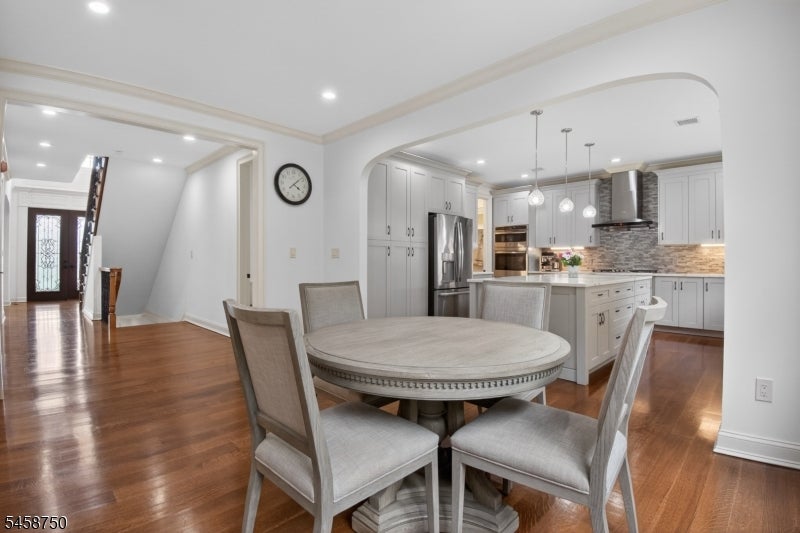 25 Wellington Ave
