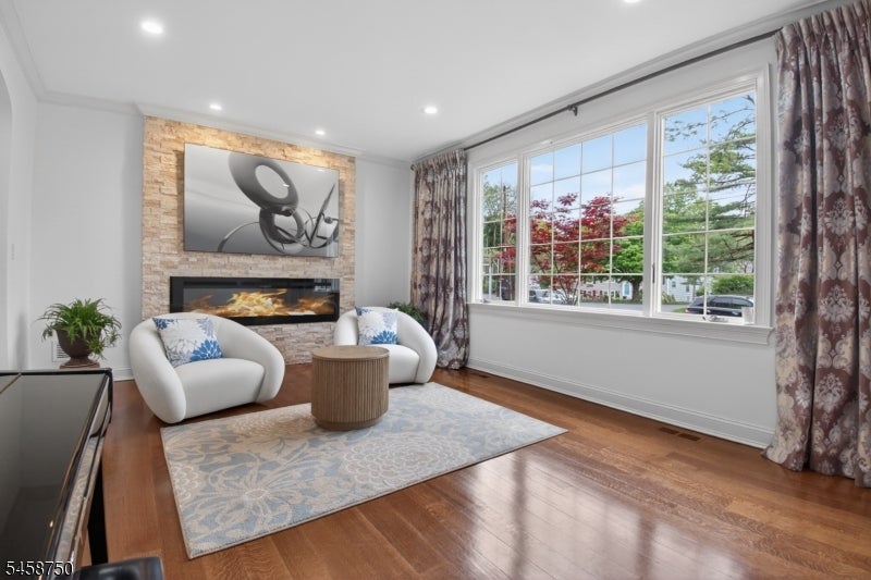 25 Wellington Ave