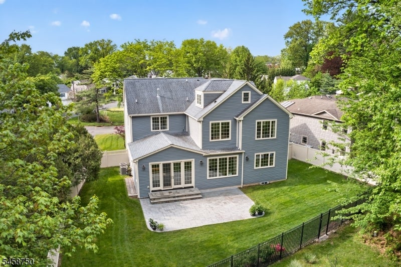 25 Wellington Ave
