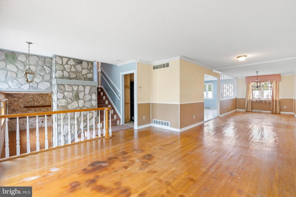 711 GEORGE LANE
