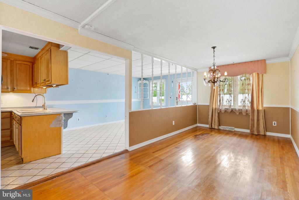 711 GEORGE LANE