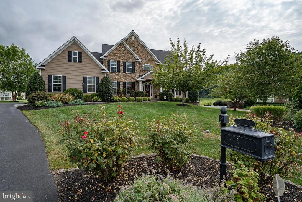 615 Foothill Dr