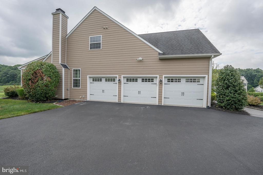 615 Foothill Dr
