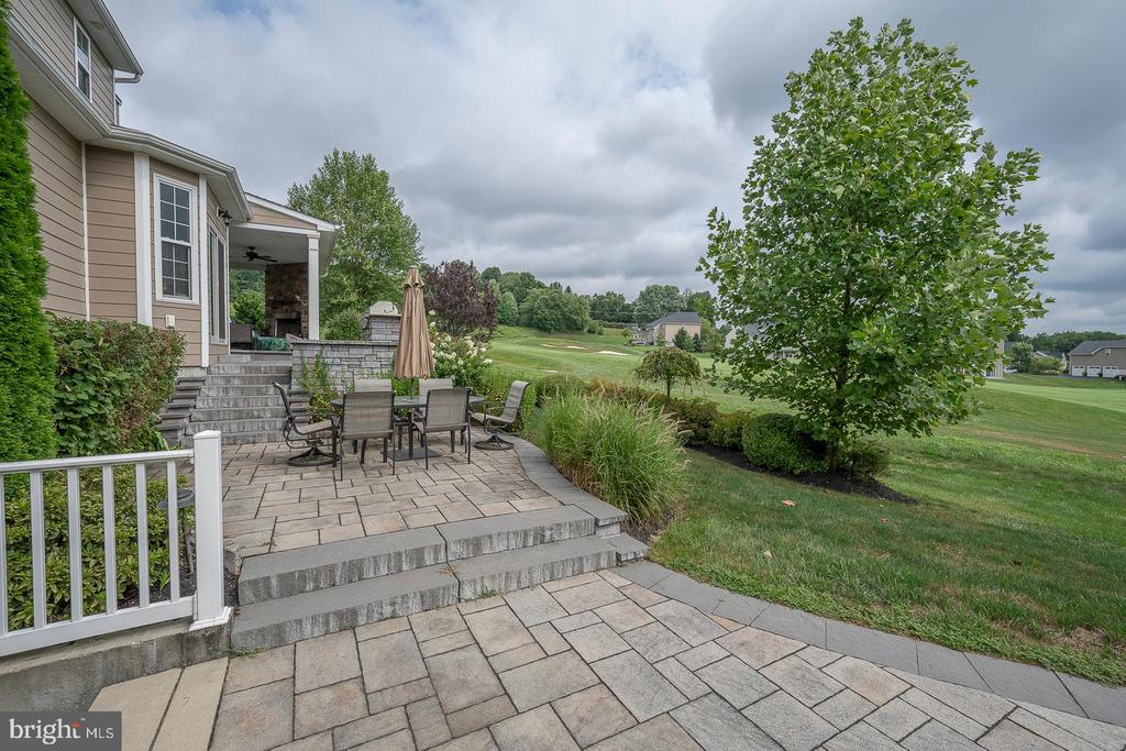 615 Foothill Dr