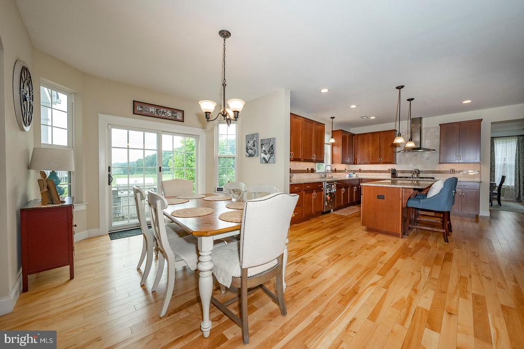 615 Foothill Dr