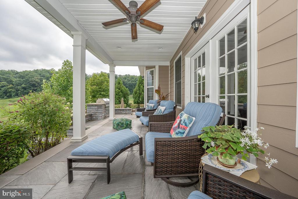 615 Foothill Dr