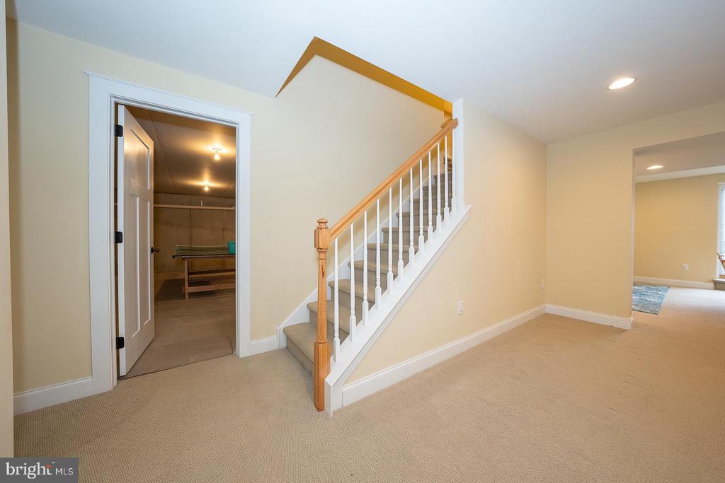 615 Foothill Dr