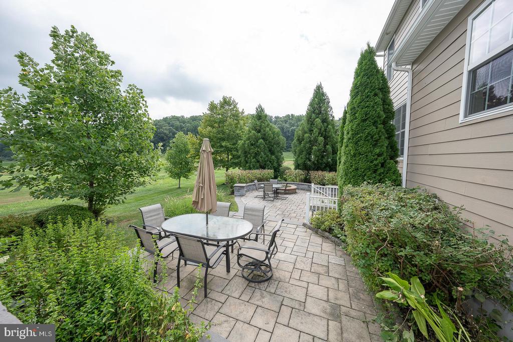 615 Foothill Dr