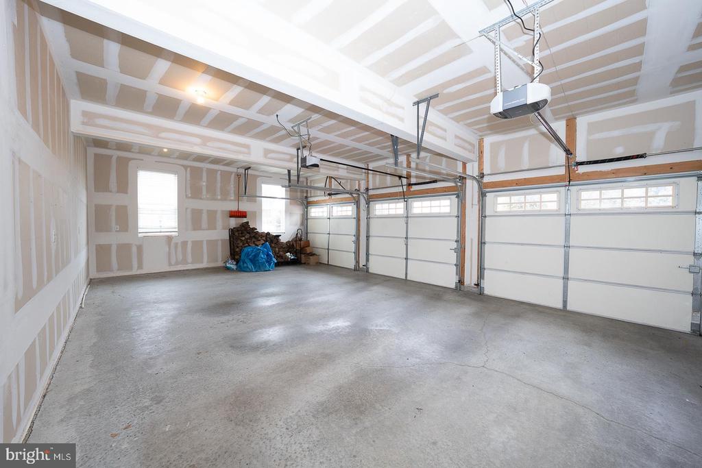 615 Foothill Dr