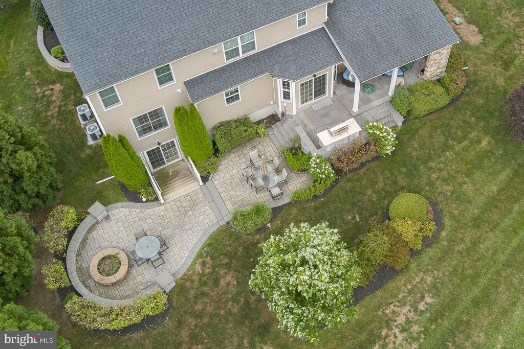 615 Foothill Dr