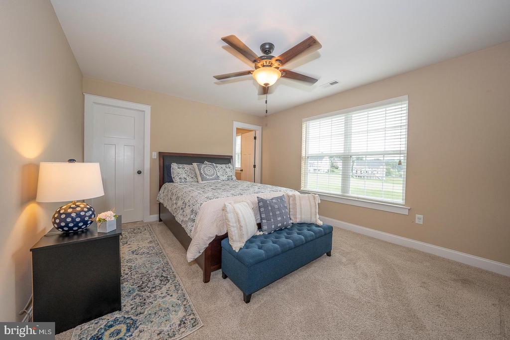 615 Foothill Dr