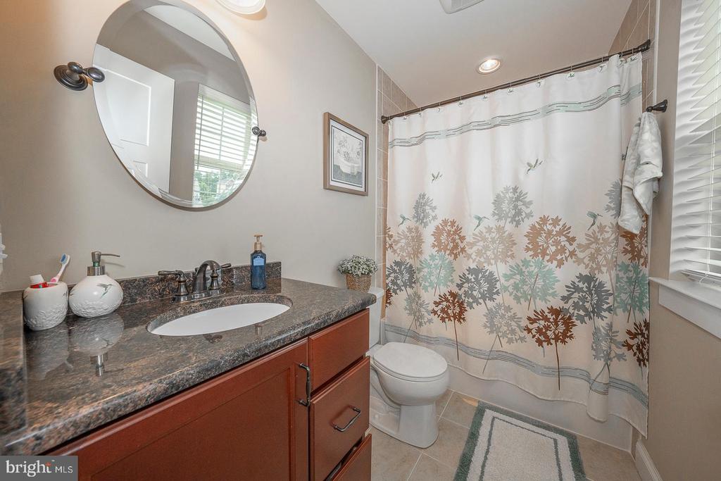 615 Foothill Dr