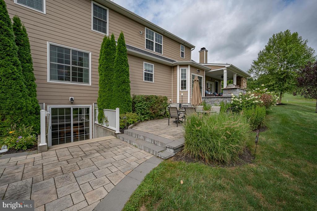 615 Foothill Dr