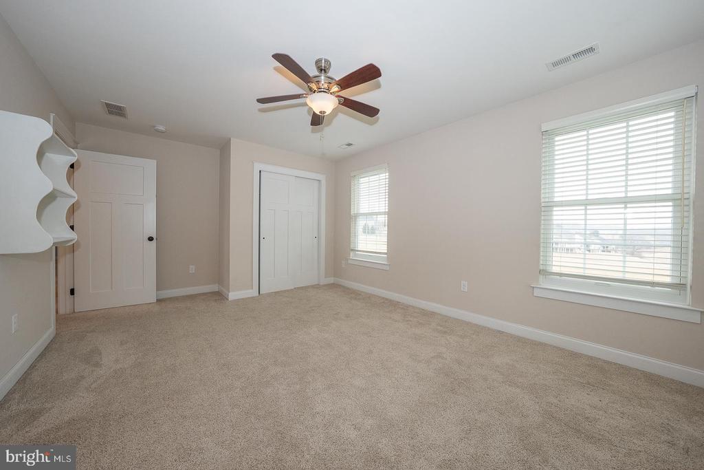 615 Foothill Dr