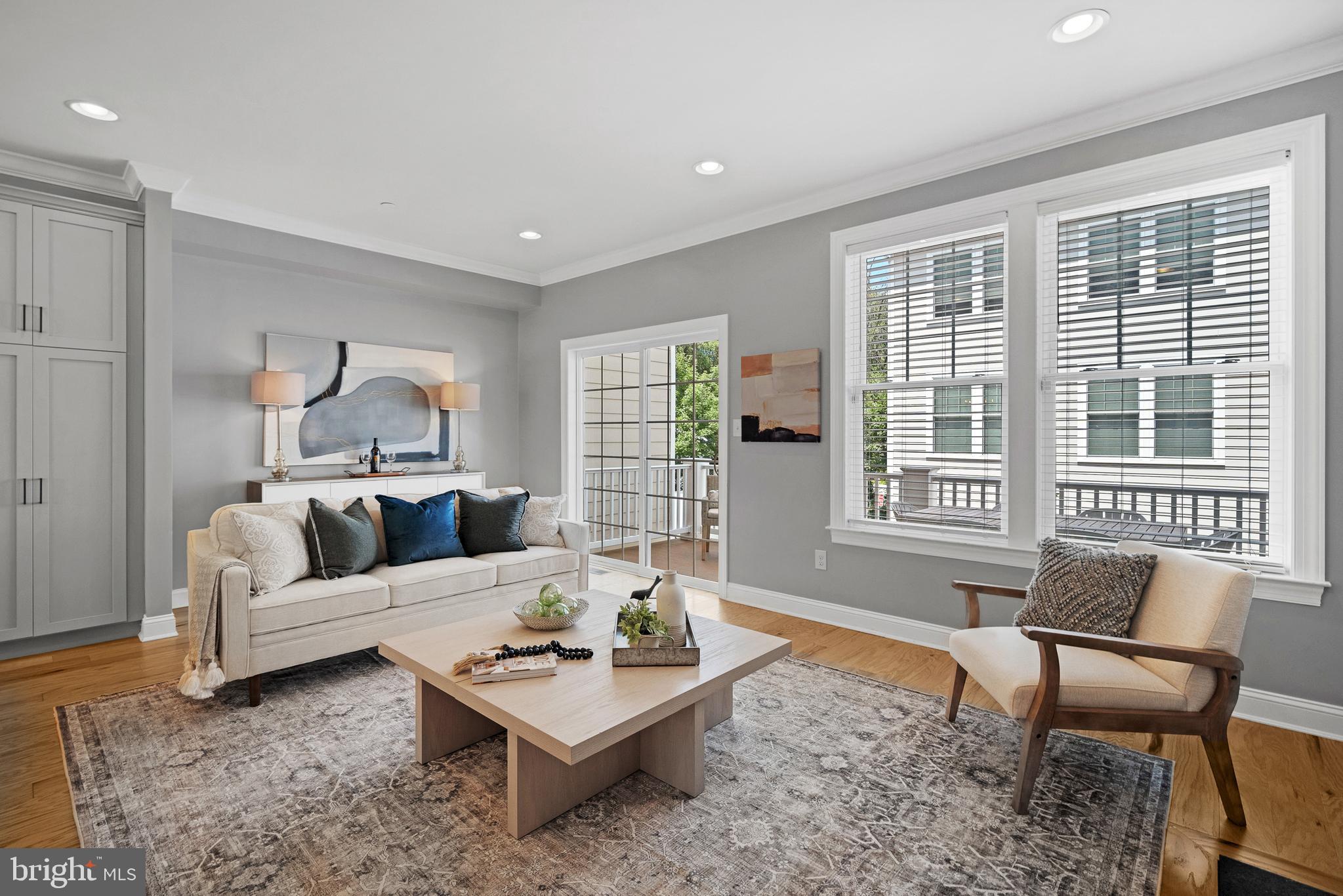 642 West End Walk