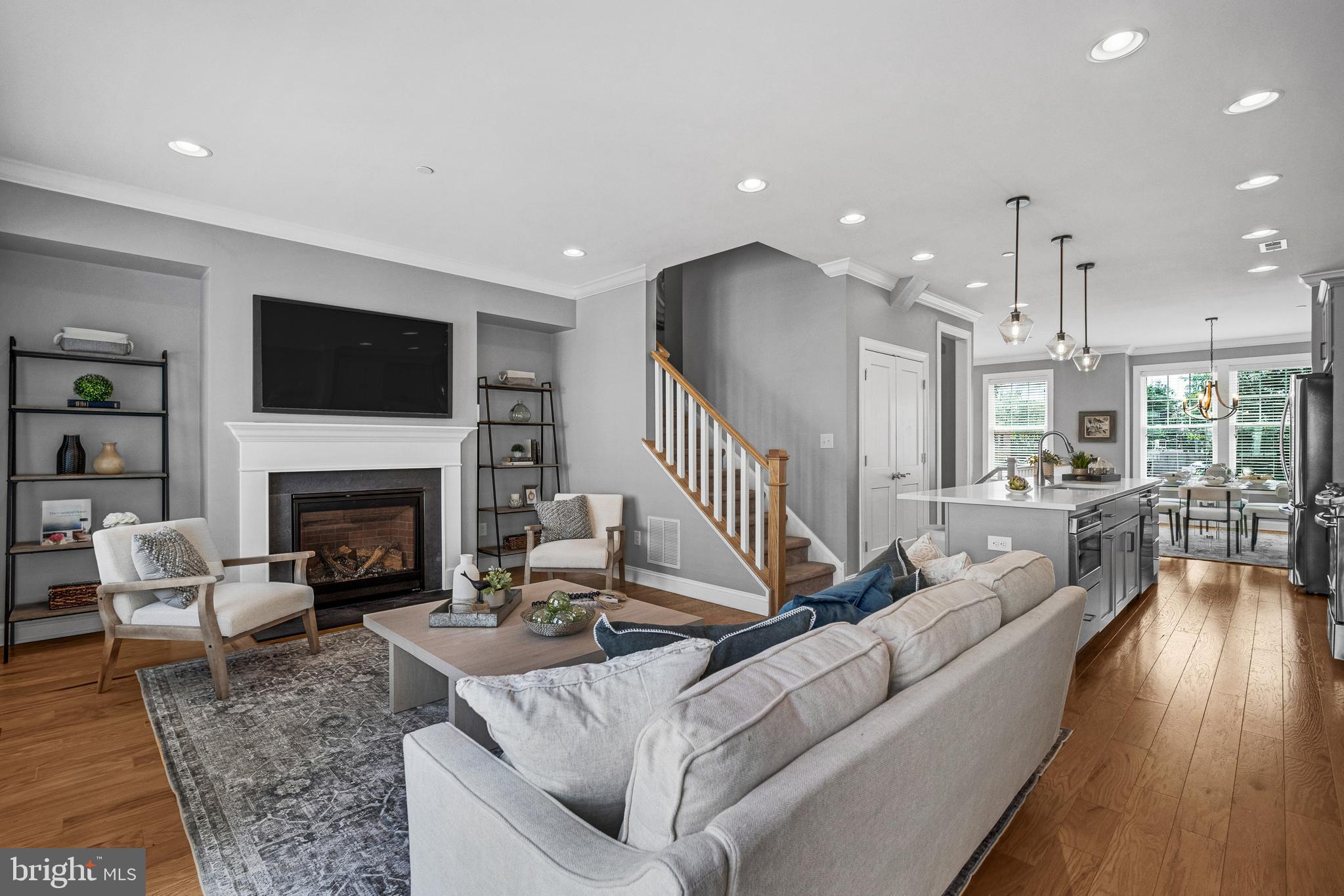 642 West End Walk