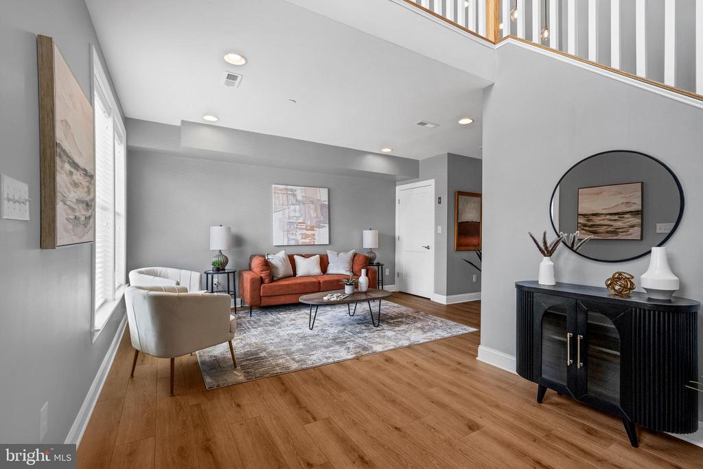 642 West End Walk