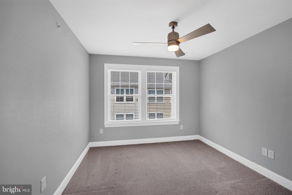 642 West End Walk