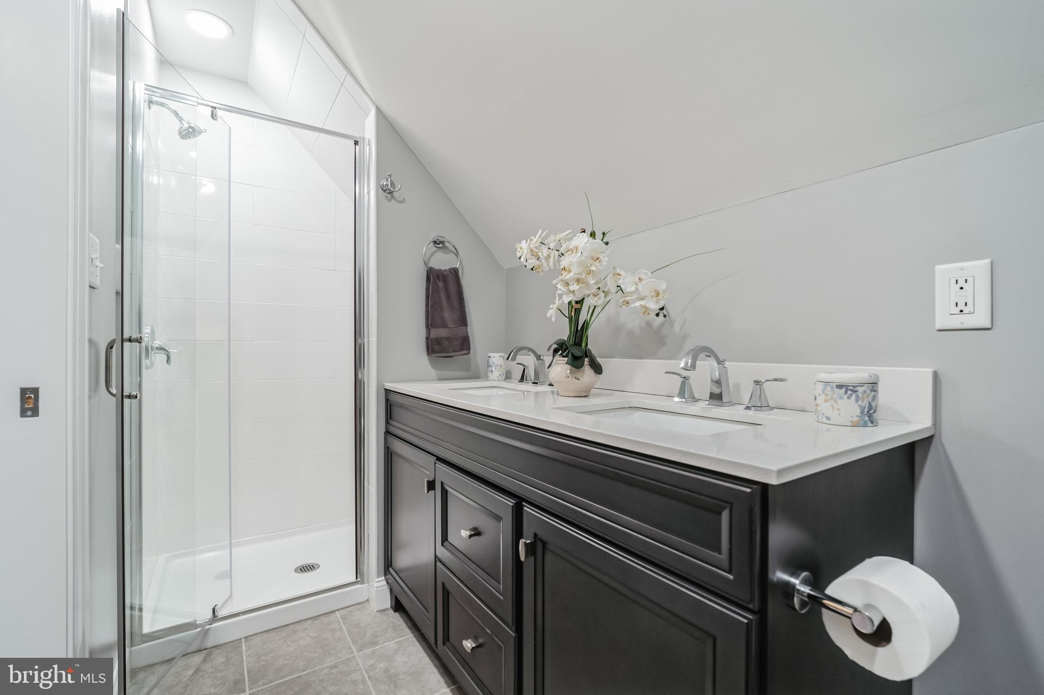 642 West End Walk
