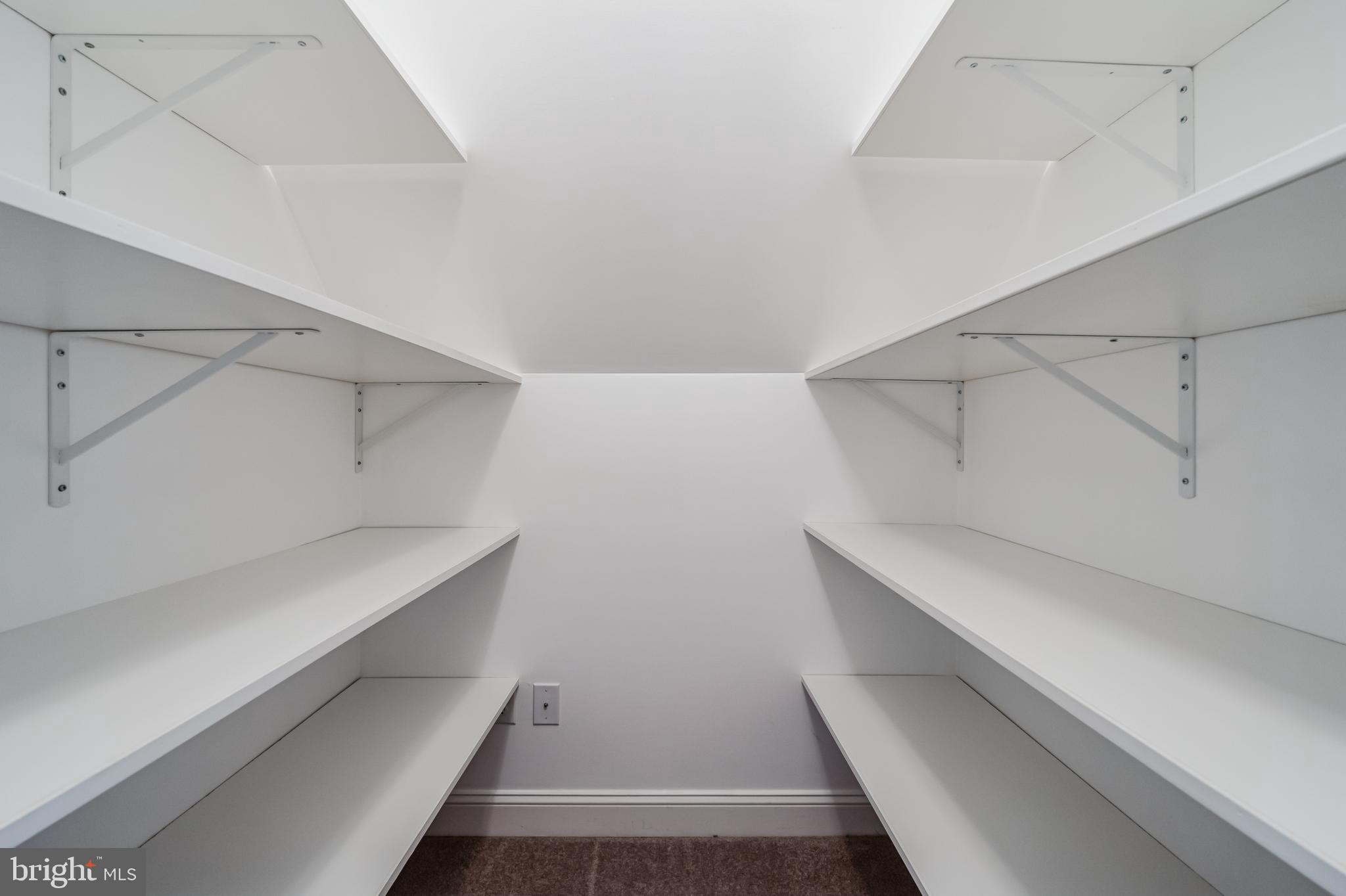 642 West End Walk
