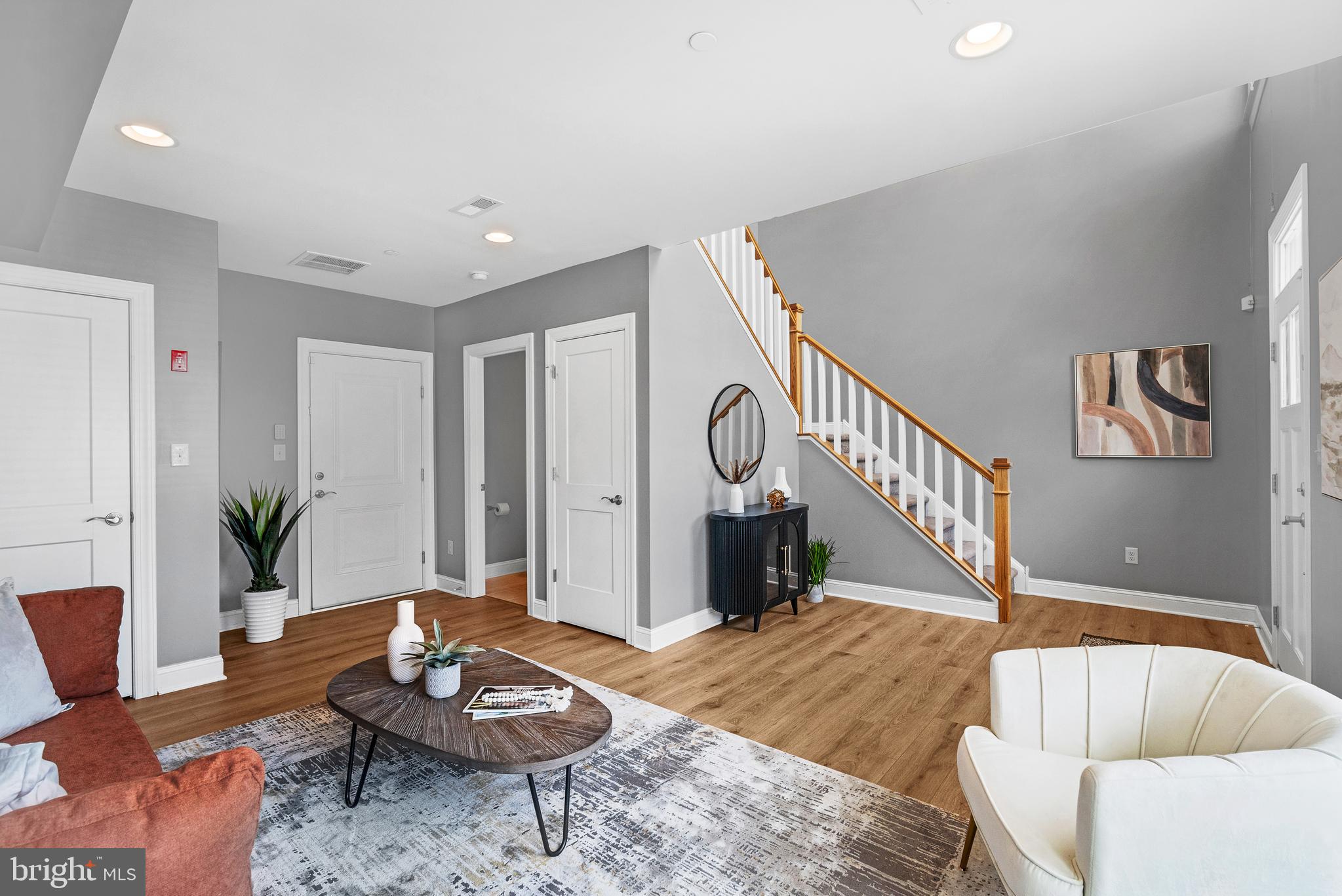 642 West End Walk
