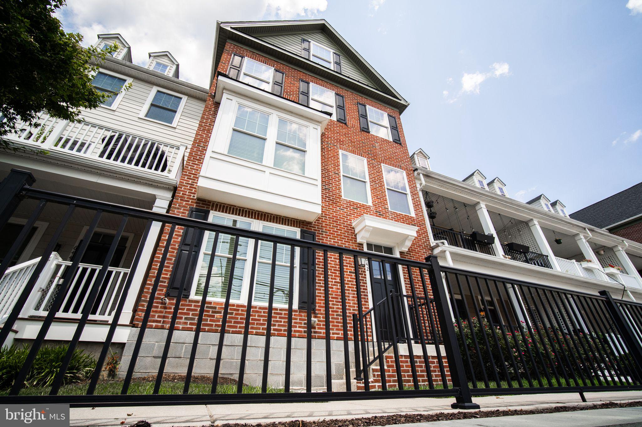 642 West End Walk