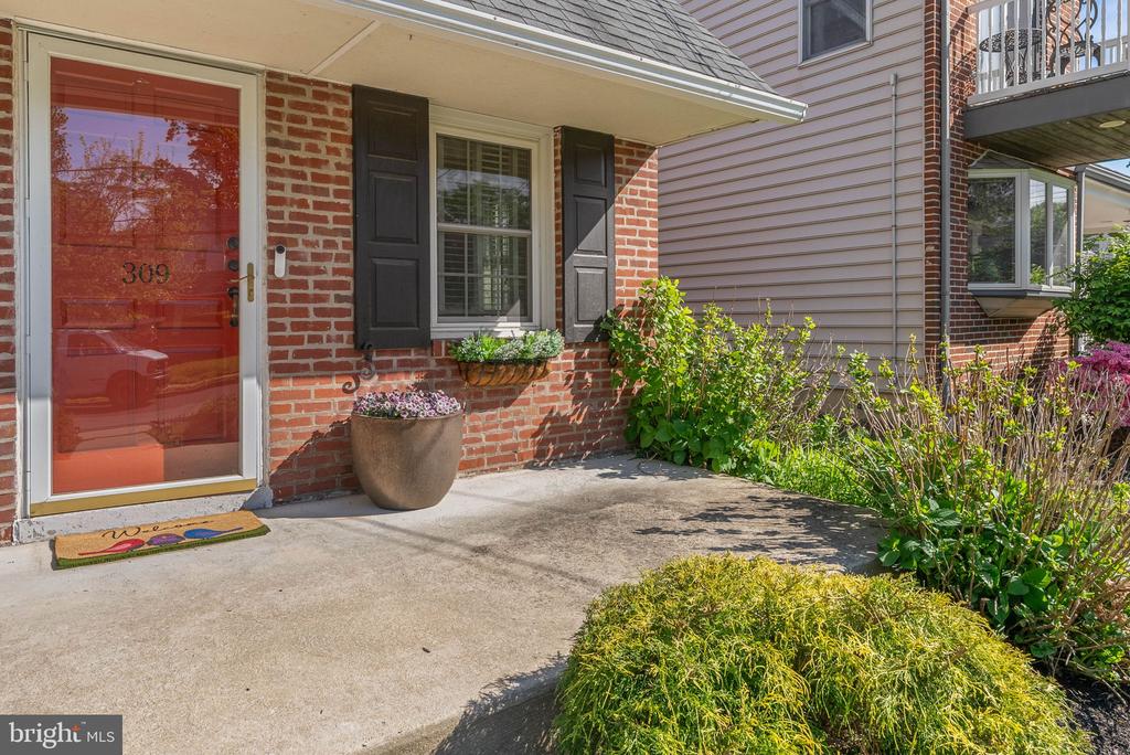 309 VALLEY VIEW ROAD