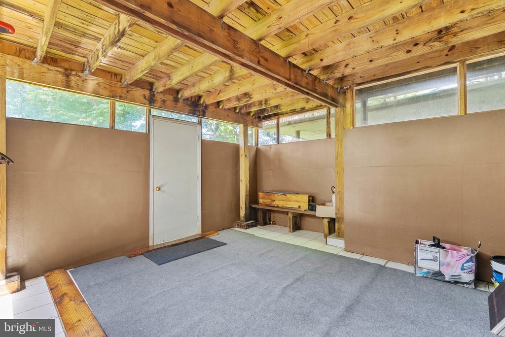 643 SAINT ANTHONY LANE