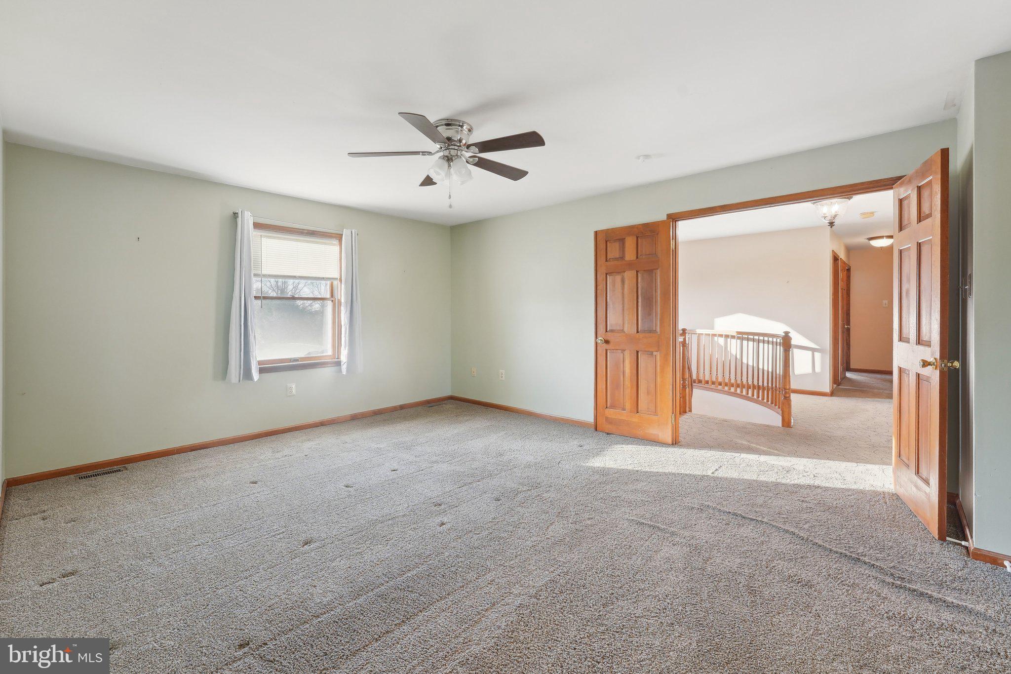 1832 Saxon Ln