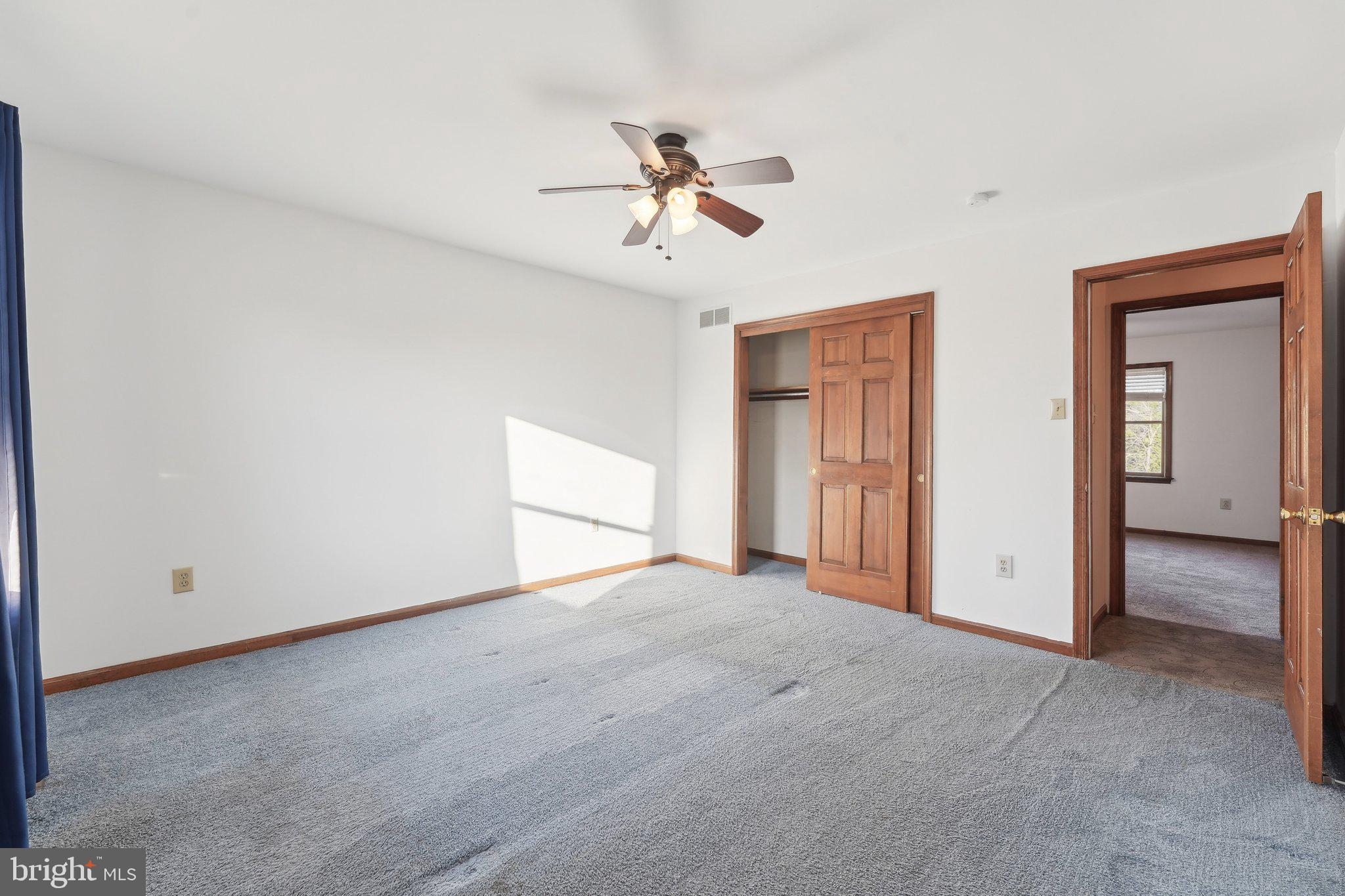 1832 Saxon Ln