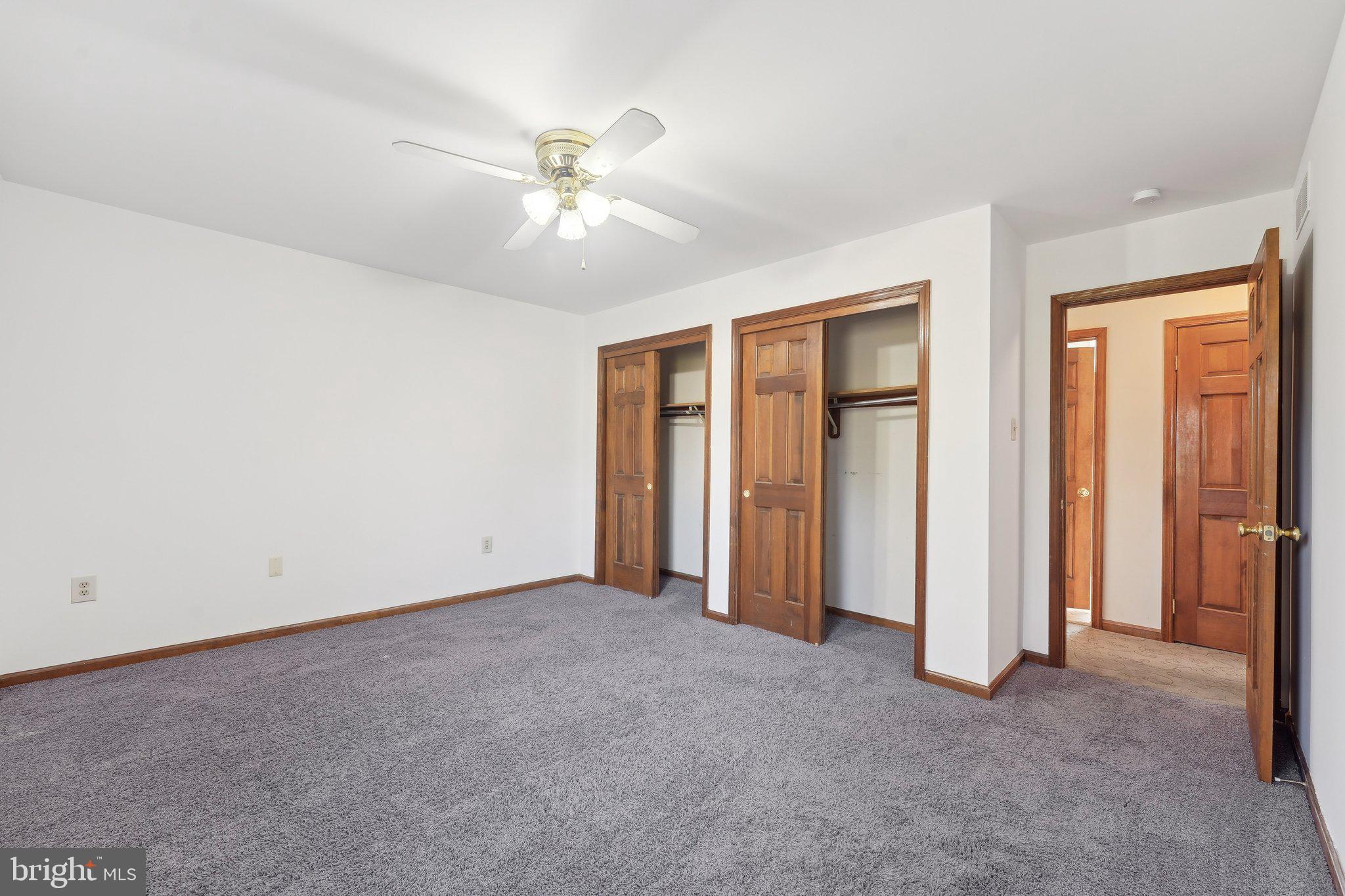 1832 Saxon Ln