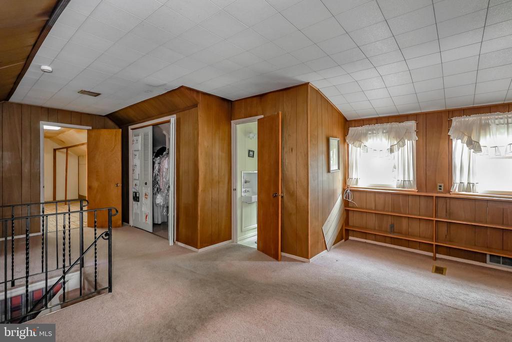 501 Parkview Dr