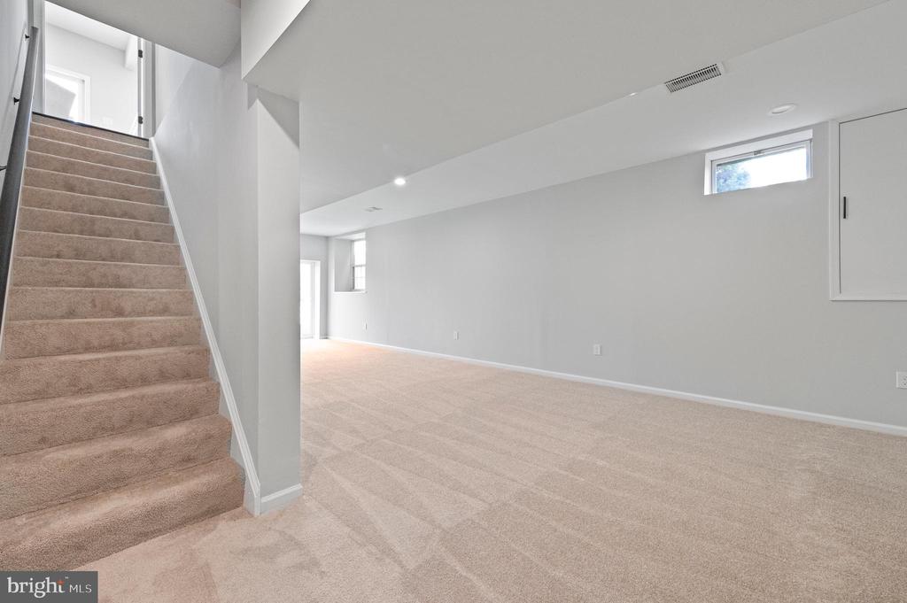 514 REGINALD LANE