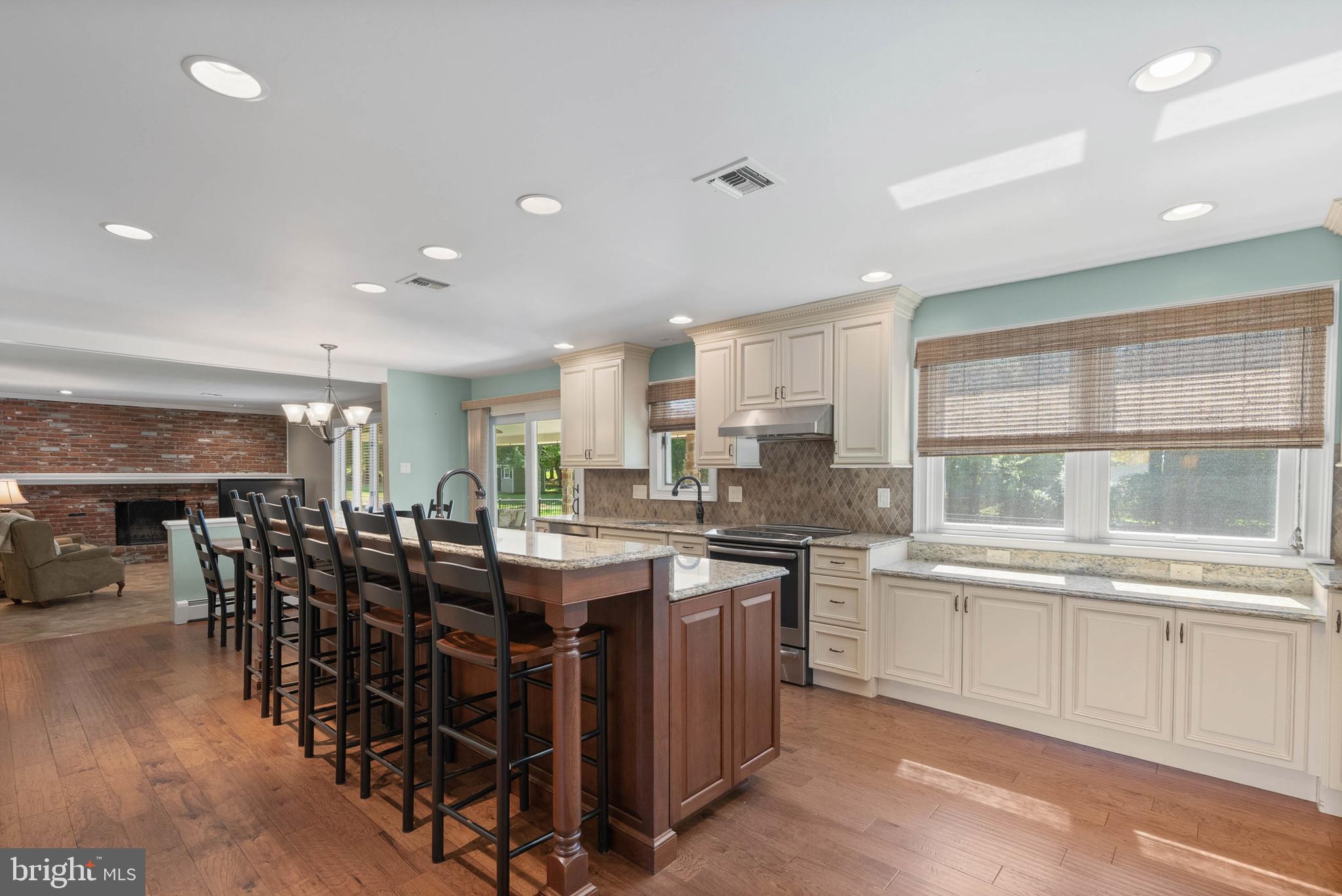 728 HOOVER ROAD