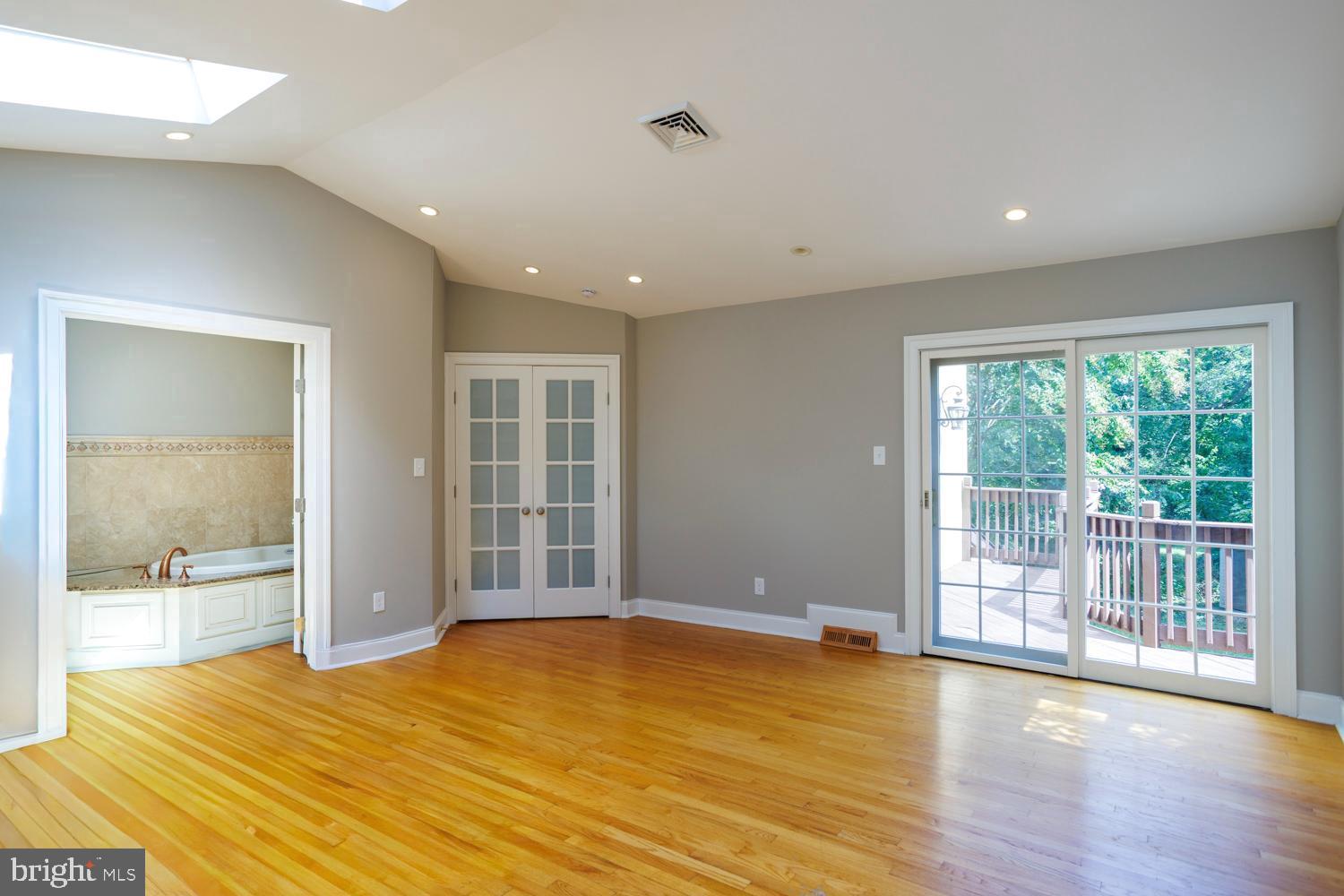 610 ARGYLE CIRCLE