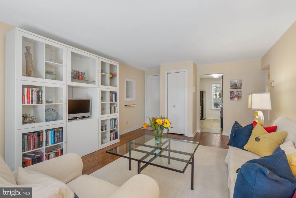 922 MONTGOMERY AVENUE C-2